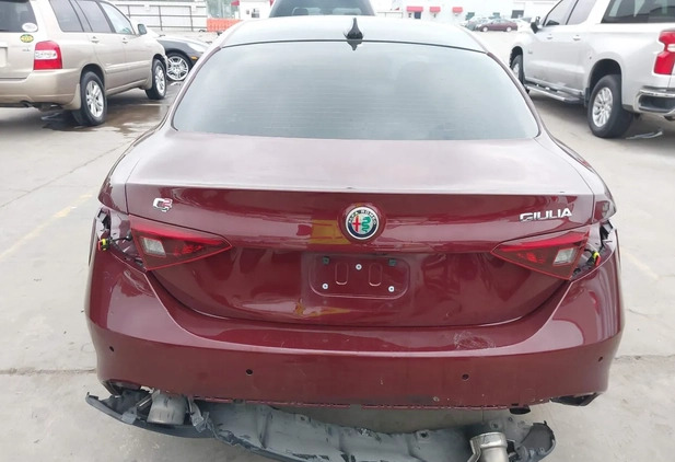 Alfa Romeo Giulia cena 72000 przebieg: 128311, rok produkcji 2018 z Wołczyn małe 46